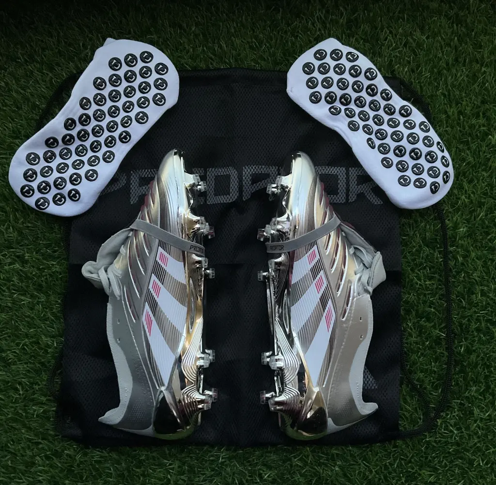 JUDE BELLINGHAM PREDATOR LEAGUE - Moulded stud football boots (Bag and box included!!) 