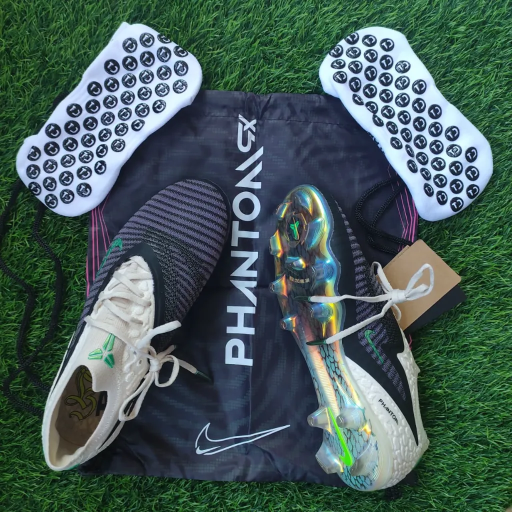 Nike Phantom 6 Elite Low Cut FG Black Mamba ( with bag) (42)